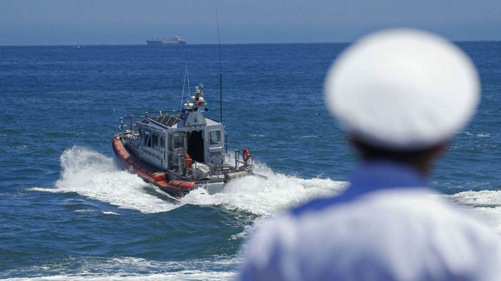 <p>Tres personas desaparecidas tras volcamiento de lancha en Talcahuano</p>
