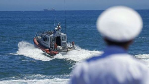 <p>Tres personas desaparecidas tras volcamiento de lancha en Talcahuano</p>Tres personas desaparecidas tras volcamiento de lancha en Talcahuano
