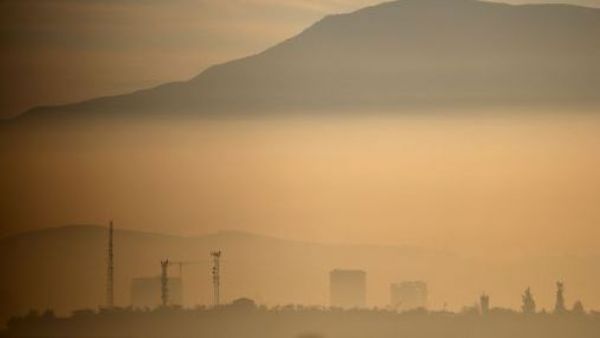 Decretan primera preemergencia ambiental del año en RM: Restricción a camiones
