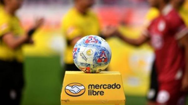 Apenas 41 días en el cargo: otro técnico queda sin club en el fútbol chileno
