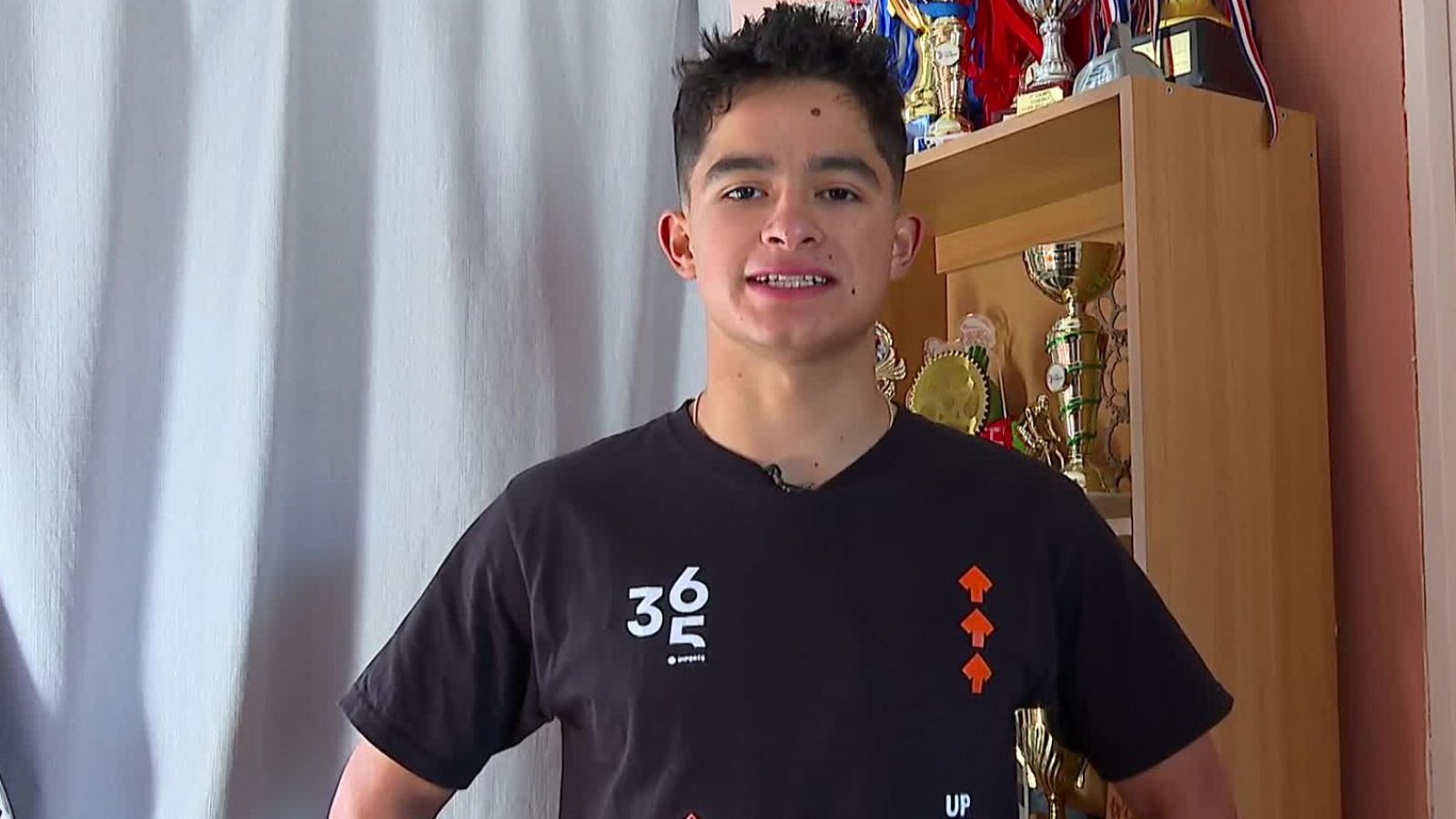 Promesa del ciclismo chileno busca batir récord mundial
