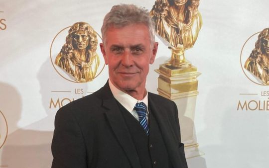 Sufrió una "ELA fulminante": Muere el actor Pierre Deny de "Emily en París"
