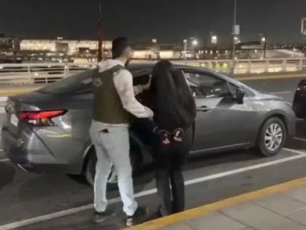 Carabineros captura a acusadas de usar tarjetas clonadas para comprar pasajes a Madrid