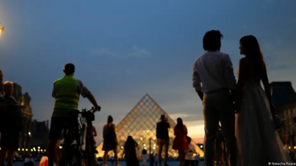 <p>El histórico robo al Louvre llegará al cine: preparan película sobre el millonario golpe</p>El histórico robo al Louvre llegará al cine: preparan película sobre el millonario golpe
