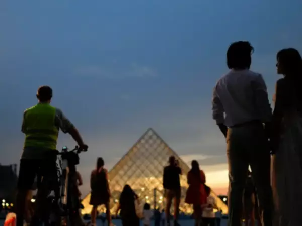 El histórico robo al Louvre llegará al cine: preparan película sobre el millonario golpe
