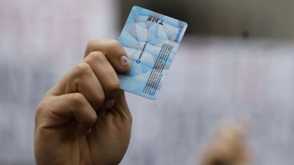 <p>Vence este domingo: Revisa cómo revalidar la Tarjeta Nacional Estudiantil (TNE)</p>Vence este domingo: Revisa cómo revalidar la Tarjeta Nacional Estudiantil (TNE)

