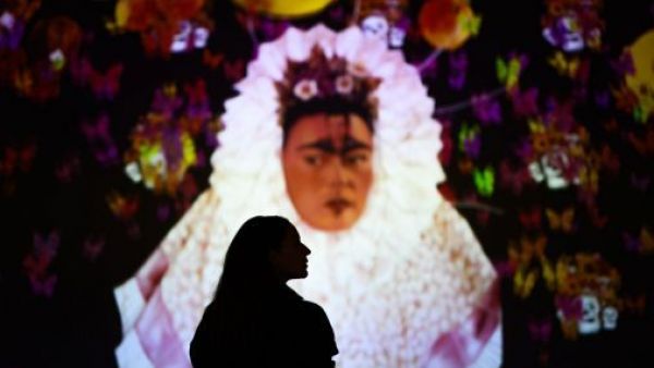 Llega a Chile "Viva Frida Kahlo", la impactante exposición inmersiva que se toma Santiago
