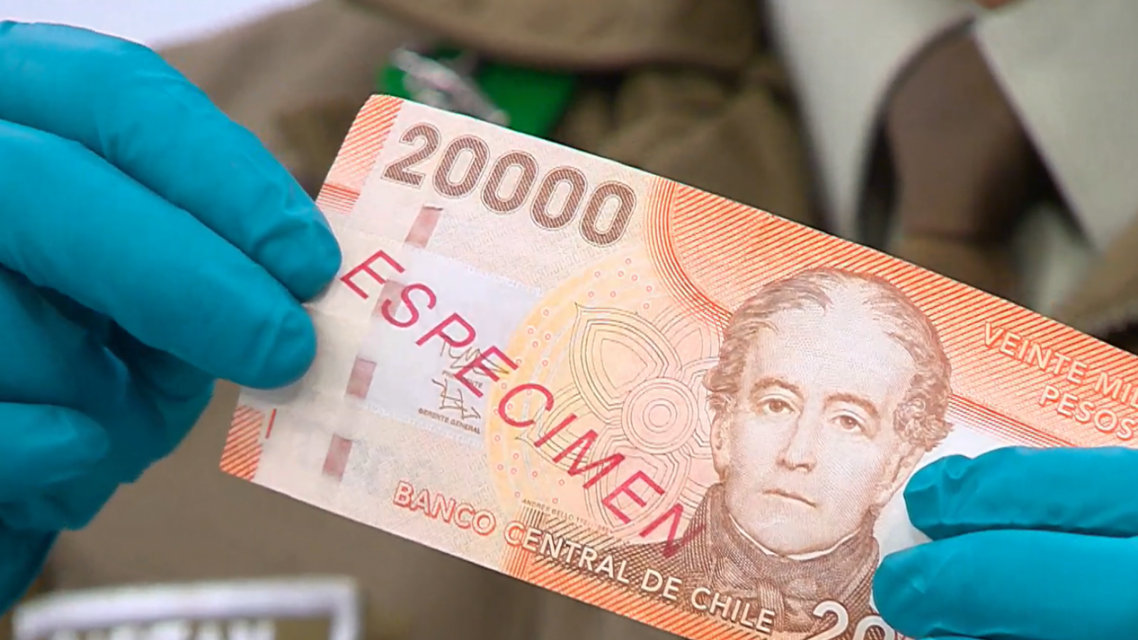 No caiga en engaños: Las claves para reconocer un billete falso
