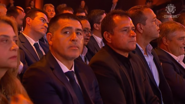 No se vio en televisión: la imagen de Juan Román Riquelme tras victoria de Universidad Católica en La Bombonera
