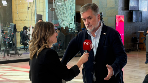Ministro Undurraga en TVN: "Estamos en un edificio que es un patrimonio y es muy atractivo"
