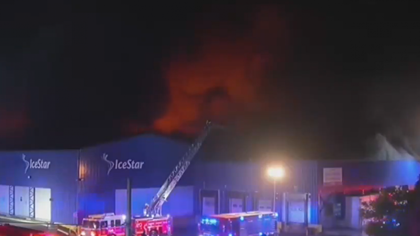 Incendio en planta frigorífica de Buin fue controlado y no dejó lesionados
