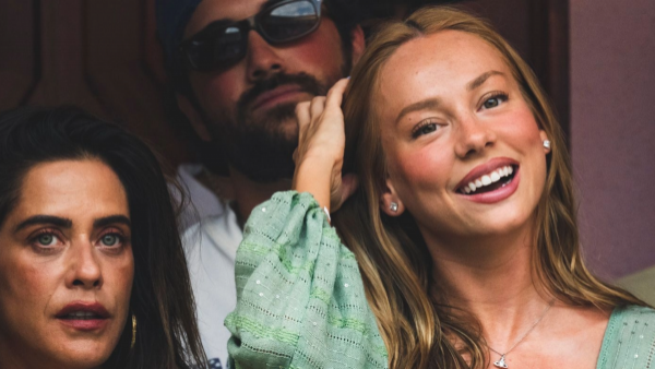 Ester Expósito deslumbra en concierto de Bad Bunny y protagoniza el momento más comentado de la noche

