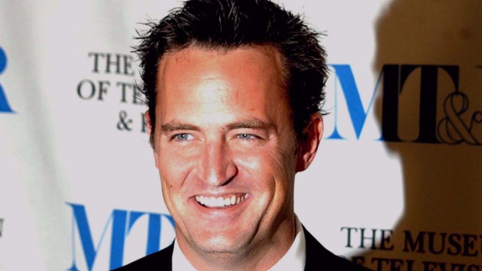 <p>Tesoros de Matthew Perry saldrán a remate en beneficio de fundación contra las adicciones</p>
