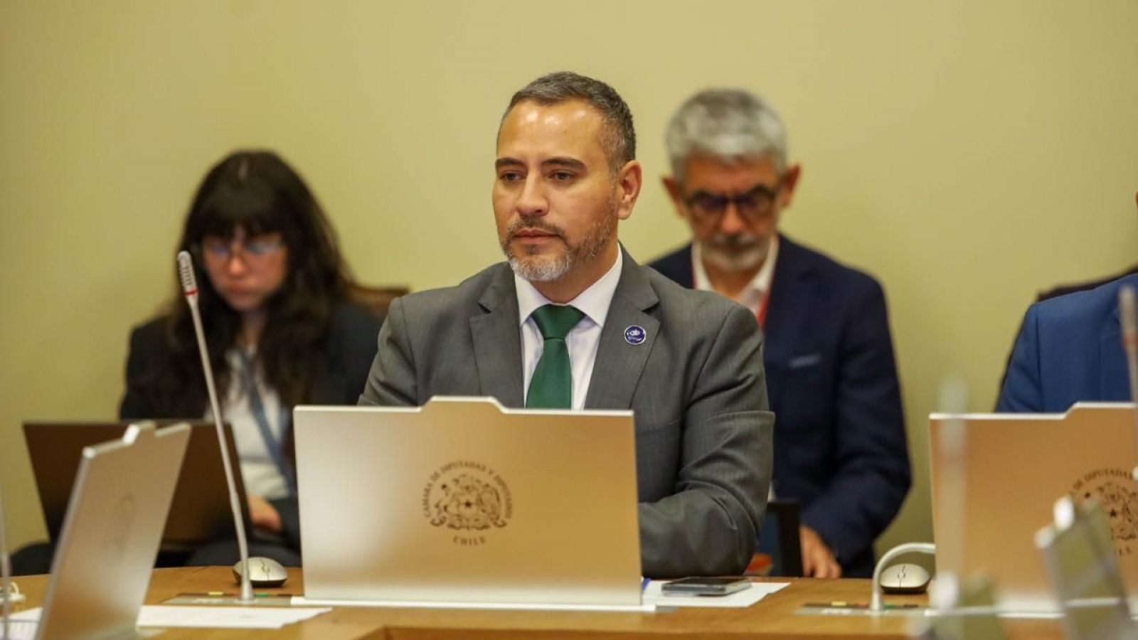 Diputado Ossandón pide anticiparse a efectos de crisis boliviana en la frontera norte
