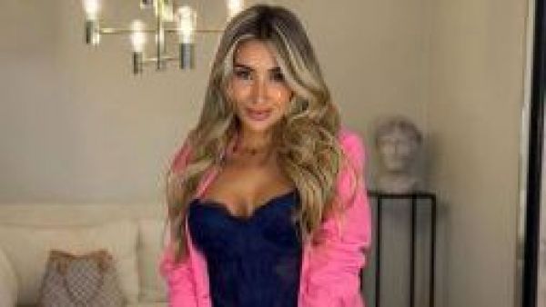 <p>Camila Andrade vuelve a apostar por el amor y confirma nueva relación tras su quiebre con Kaminski</p>Camila Andrade vuelve a apostar por el amor y confirma nueva relación tras su quiebre con Kaminski
