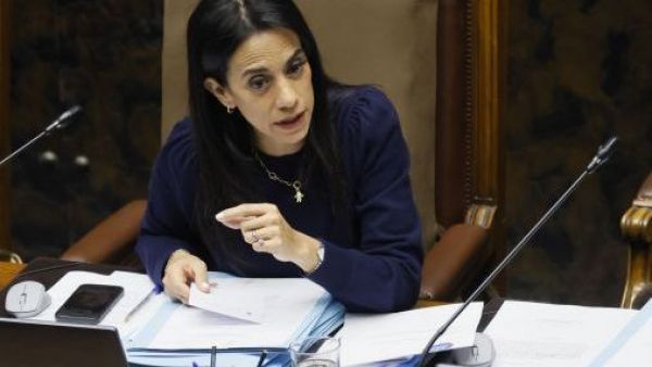 Presidenta del Senado califica como "inoportuna" y "mala señal" AC contra Grau
