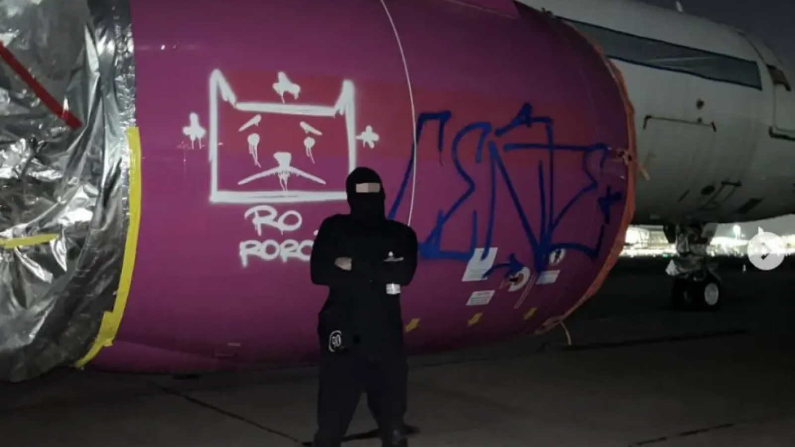 <p>"Logré un sueño": Grafitero alardeó vandalismo en avión del Aeropuerto de Santiago</p>
