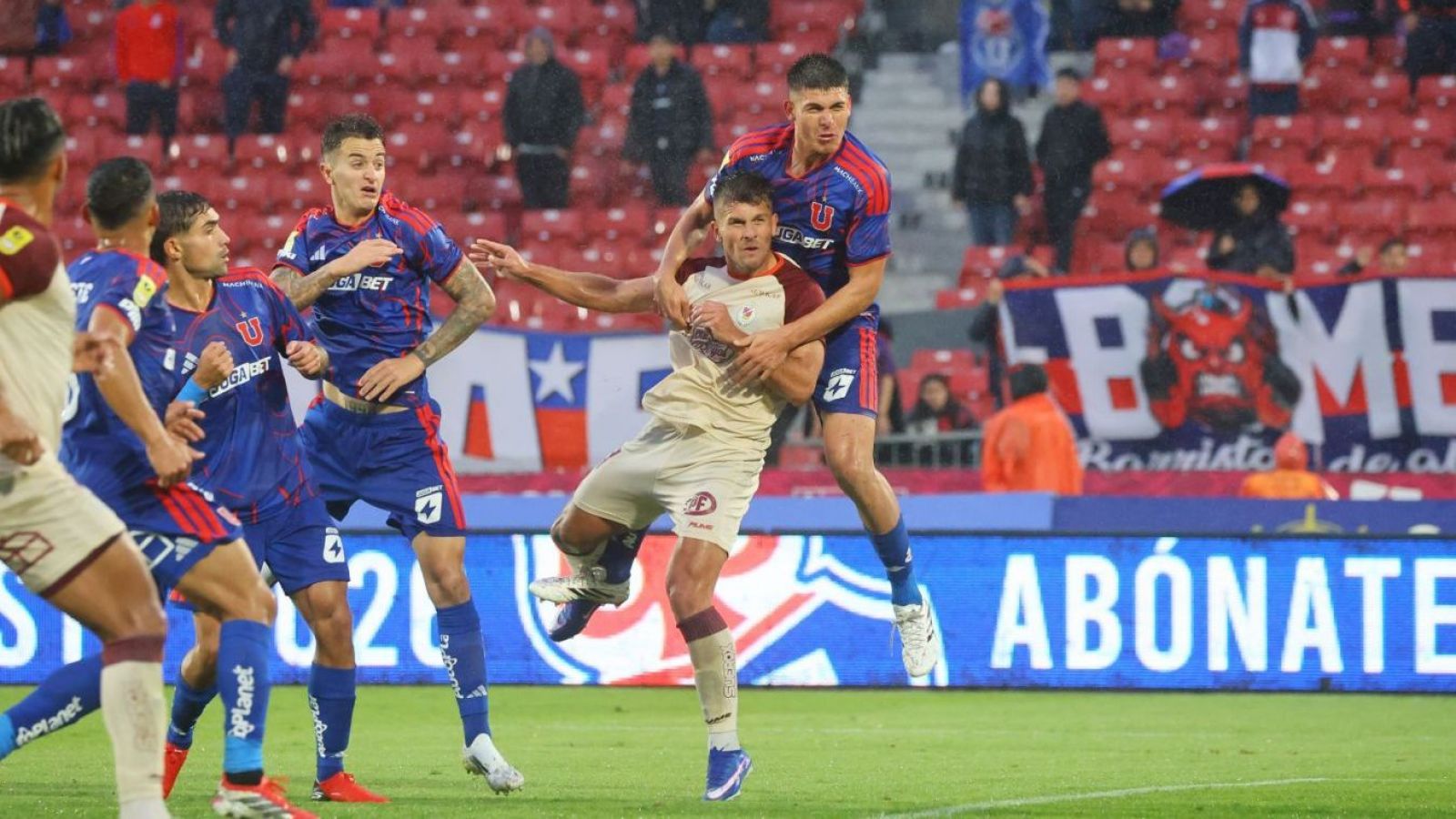 Lucas Romero no irá al Mundial: el millonario monto que no recibirá Universidad de Chile
