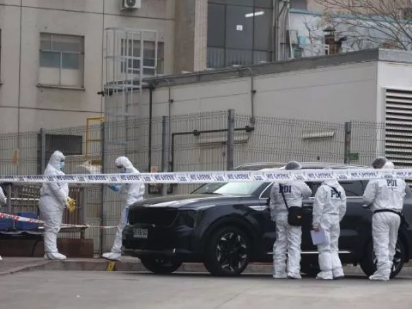 Balean a pareja que compraba droga en La Legua: Llegó en auto a exPosta Central
