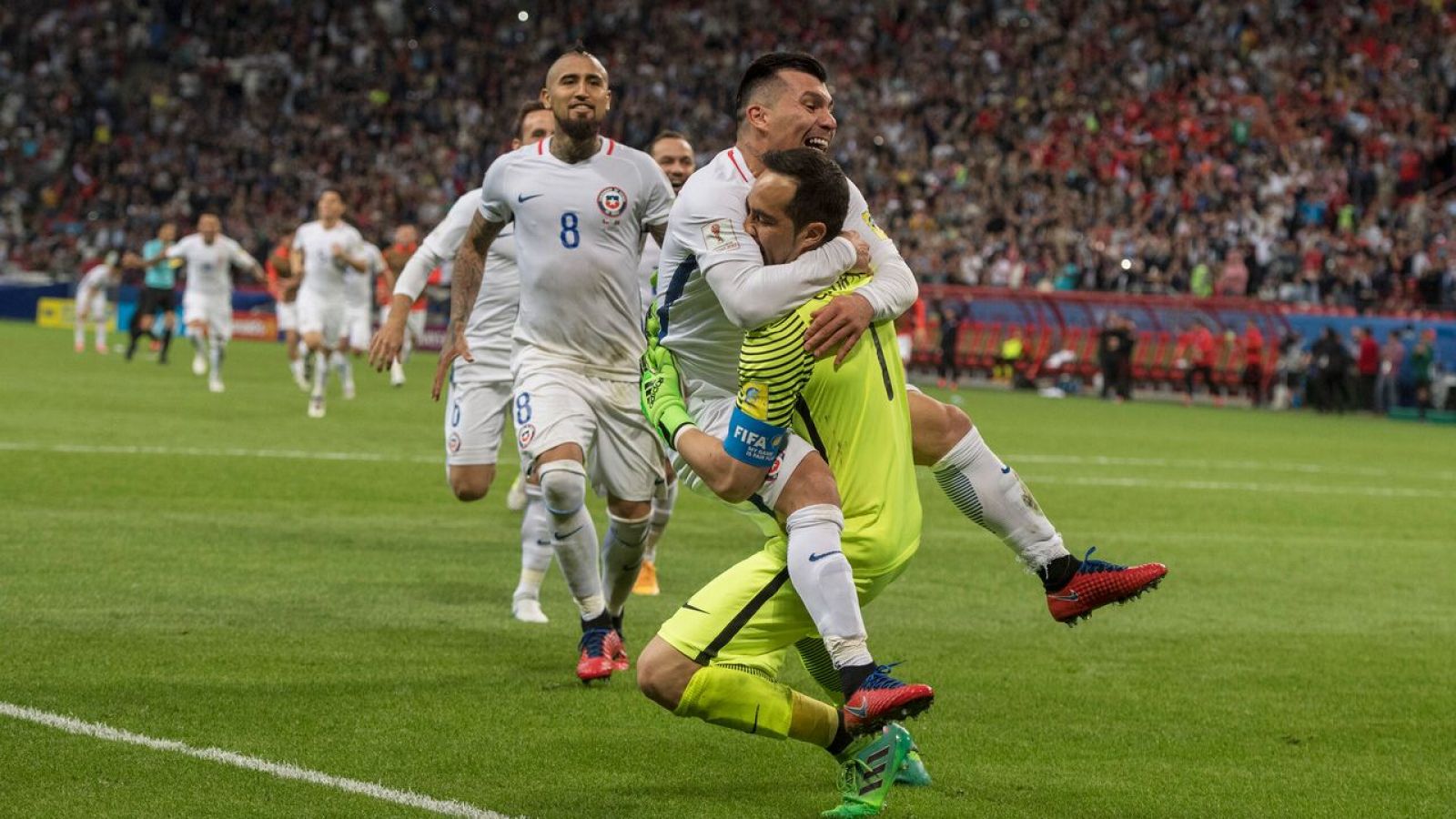 El sorpresivo gesto de Portugal con Claudio Bravo

