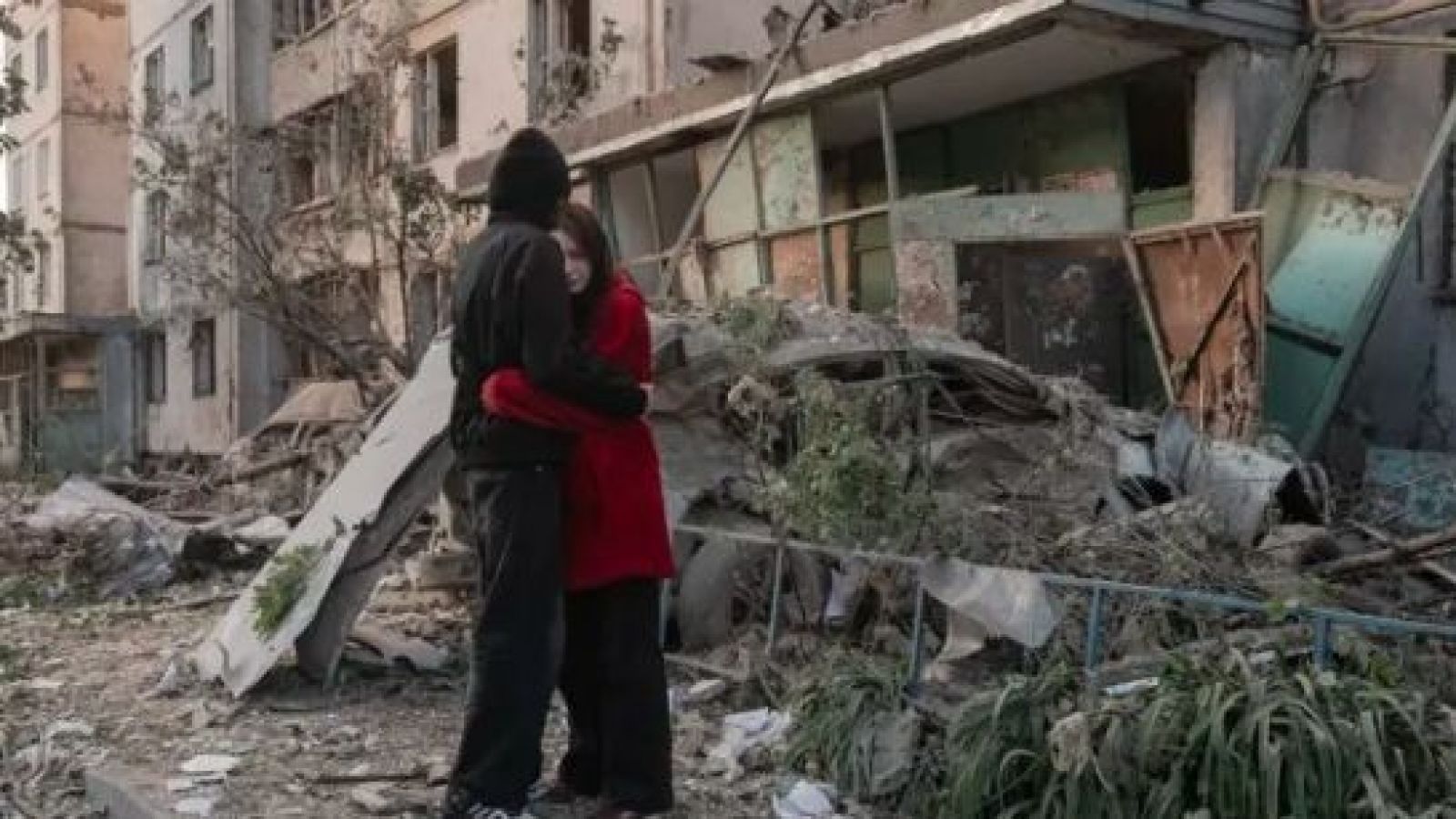 Ataques rusos contra ciudades de Ucrania dejan al menos 13 fallecidos y más de 100 heridos
