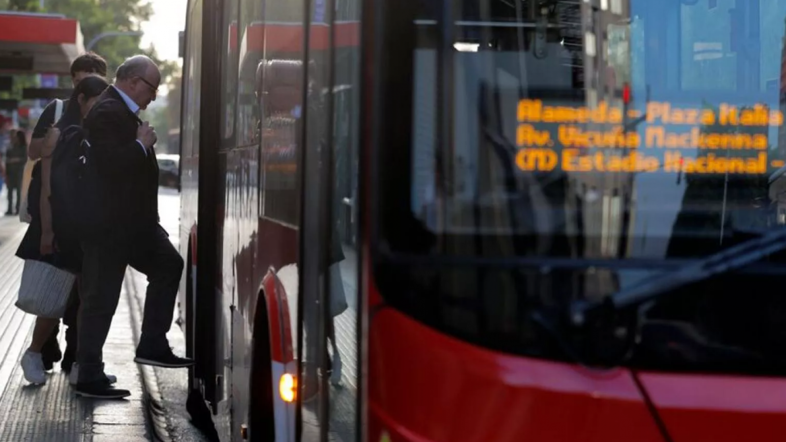 Presentan dos nuevos recorridos del Sistema RED para la región Metropolitana

