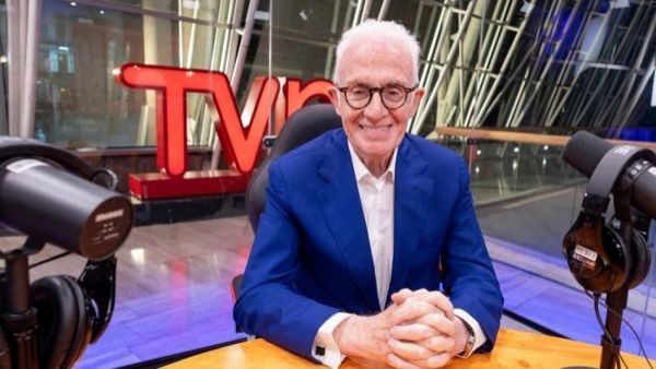 Pedro Carcuro es homenajeado por la embajada italiana
