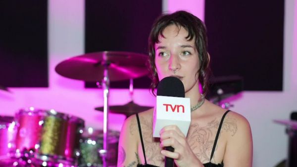 Vestya: distorsión y performance
