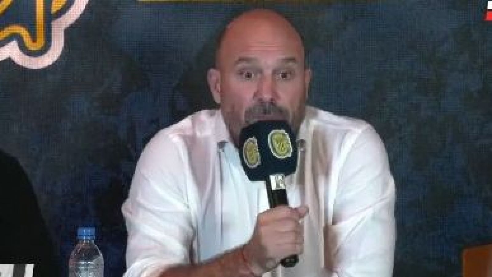 El difícil presente de ex DT de Colo Colo: “Hasta mi mamá me pide que lo eche, pero no”
