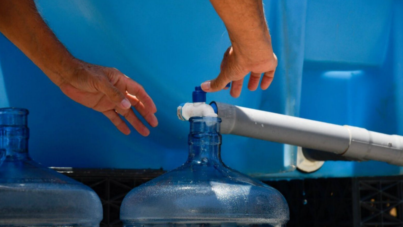 <p>Cortes de agua en Santiago: estas son las comunas que tendrán interrupciones de hasta 15 horas</p>
