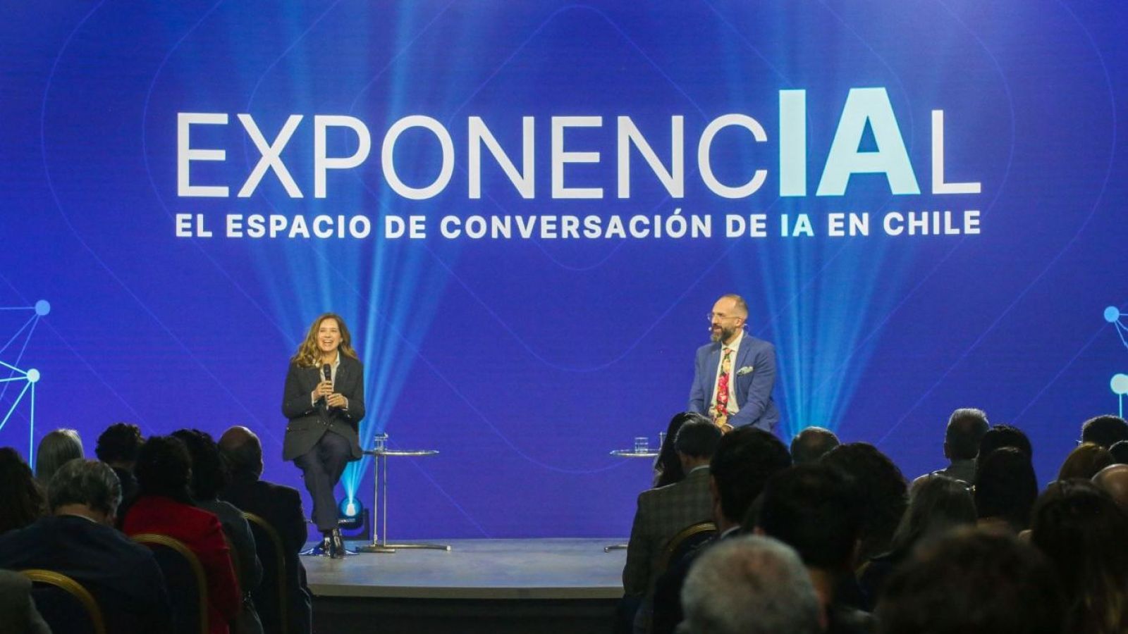 <p>CENIA y TVN lanzan "Exponencial": el espacio de conversación sobre Inteligencia Artificial de Chile</p>
