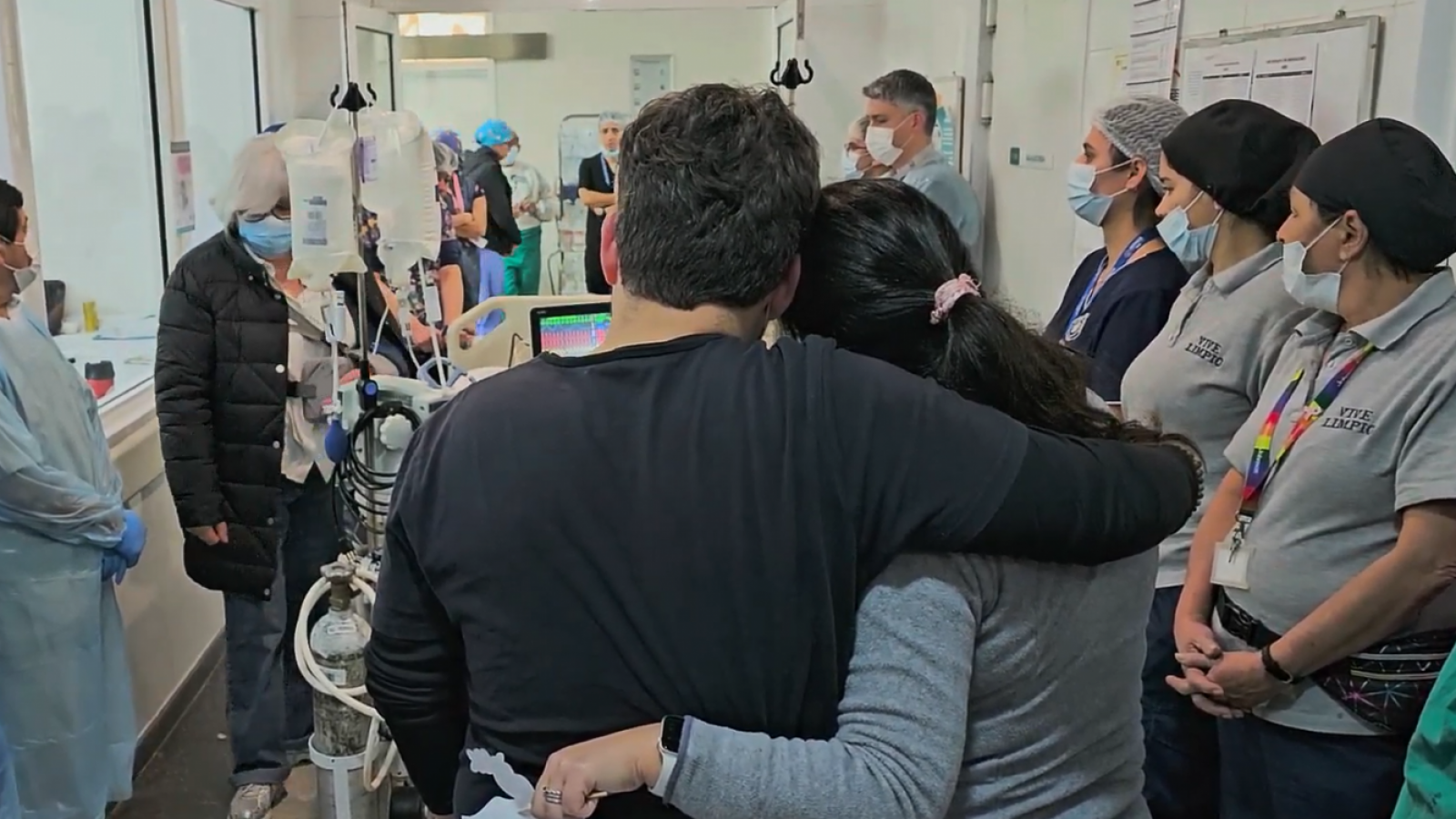 Con un emotivo pasillo de honor: Despiden a menor que donó sus órganos en Hospital de Talca
