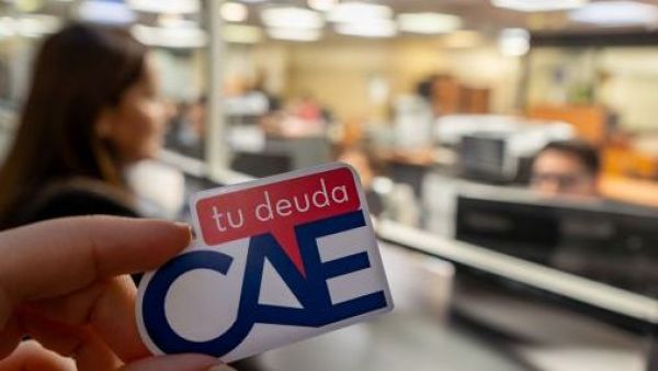 Deudas del CAE: Tesorería anuncia nuevas facilidades de pago para regularizar montos pendientes
