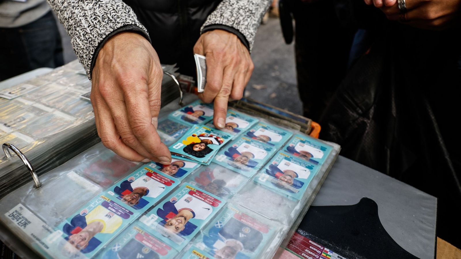 ¿Messi y Cristiano son las láminas más codiciadas? Gerente de Panini Chile explica fenómeno del álbum del Mundial 2026 en el país
