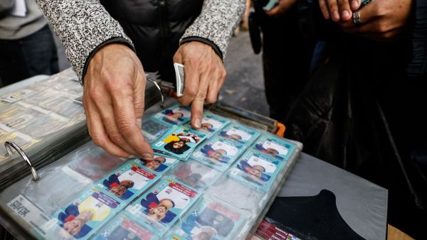 ¿Messi y Cristiano son las láminas más codiciadas? Gerente de Panini Chile explica fenómeno del álbum del Mundial 2026 en el país
