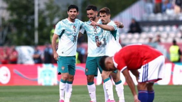 Chile no pudo en su desafío ante Portugal: Cayó 2-1
