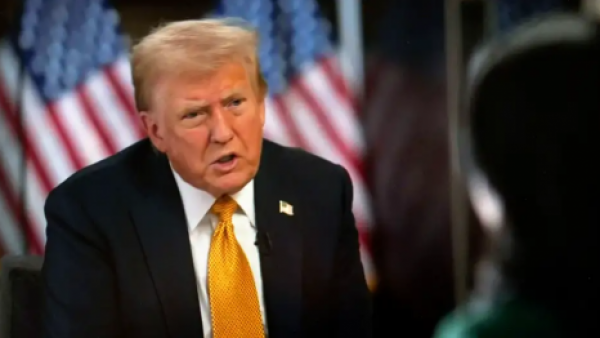 <p>Trump se arranca el micrófono y abandona una entrevista con periodista de NBC</p>Trump se arranca el micrófono y abandona una entrevista con periodista de NBC
