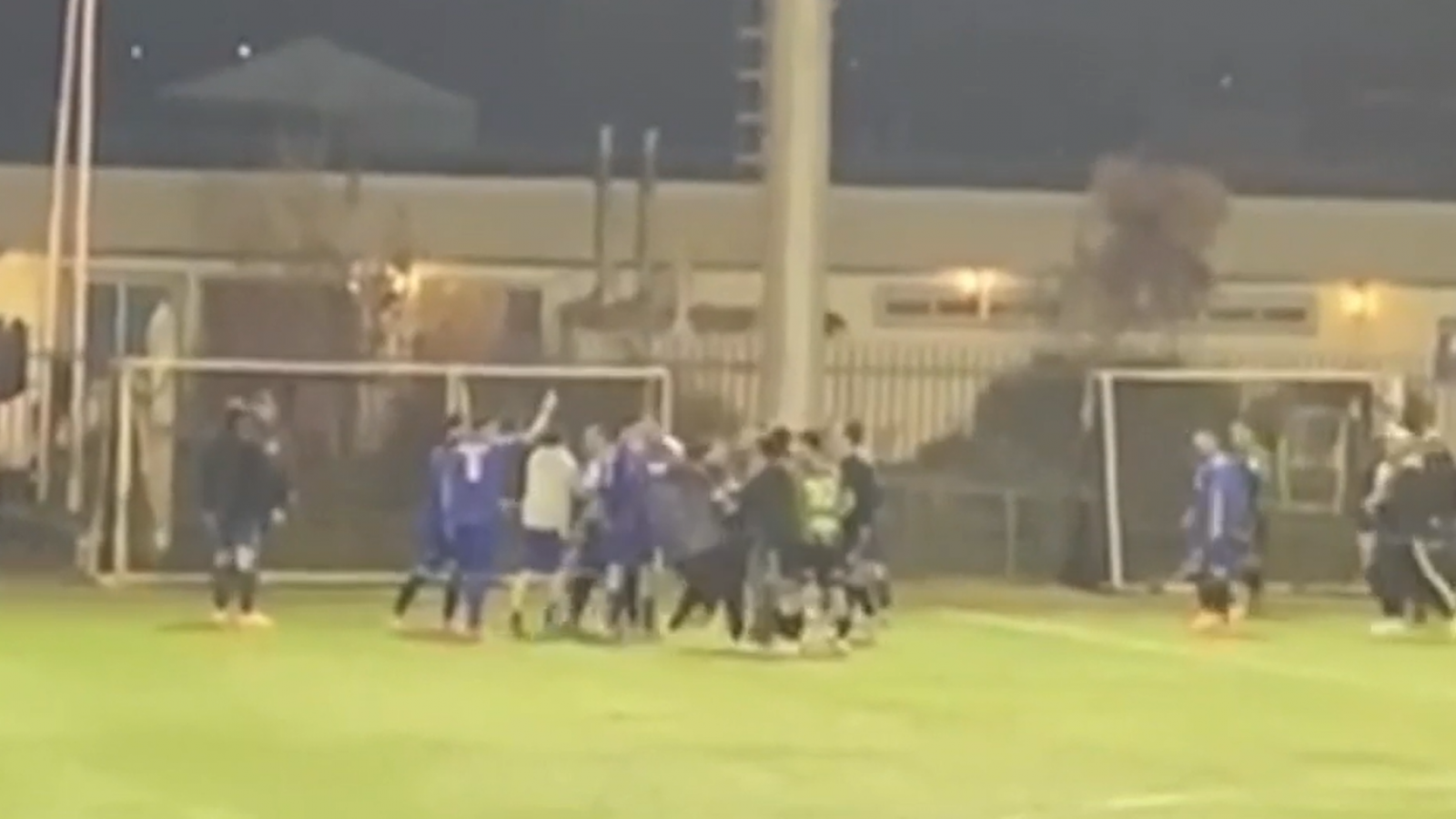 Partido de fútbol amateur termina con balacera en Coronel
