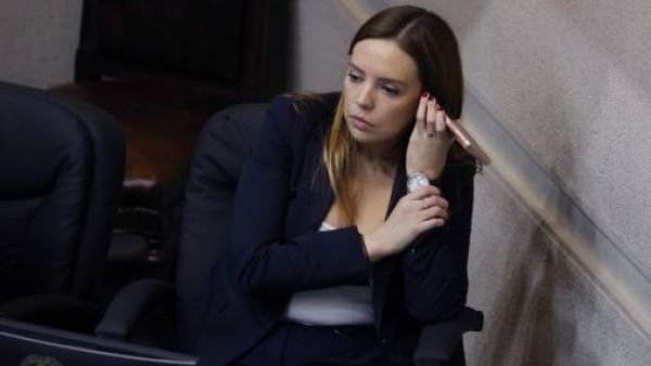 <p>Camila Flores acusa a su exesposo de difundir material privado</p>Camila Flores acusa a su exesposo de difundir material privado

