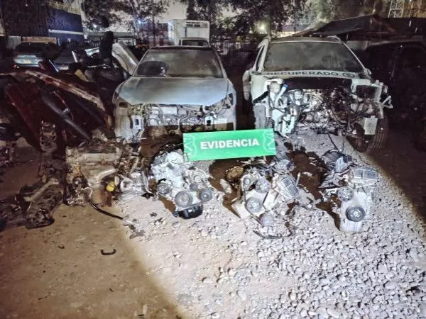 Descubren cuatro talleres clandestinos con vehículos robados: Tres detenidos