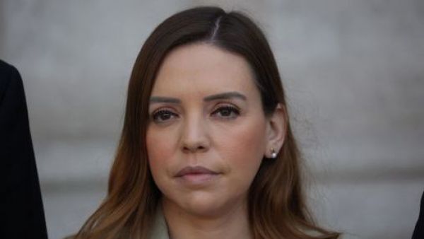 <p>Qué se sabe del hallazgo de videos íntimos de Camila Flores en vivienda de su exesposo</p>Qué se sabe del hallazgo de videos íntimos de Camila Flores en vivienda de su exesposo
