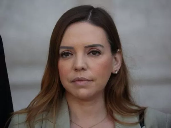 Qué se sabe del hallazgo de videos íntimos de Camila Flores en vivienda de su exesposo