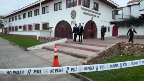 <p>Testigo que grababa procedimiento policial recibió disparo durante operativo de la PDI</p>Testigo que grababa procedimiento policial recibió disparo durante operativo de la PDI
