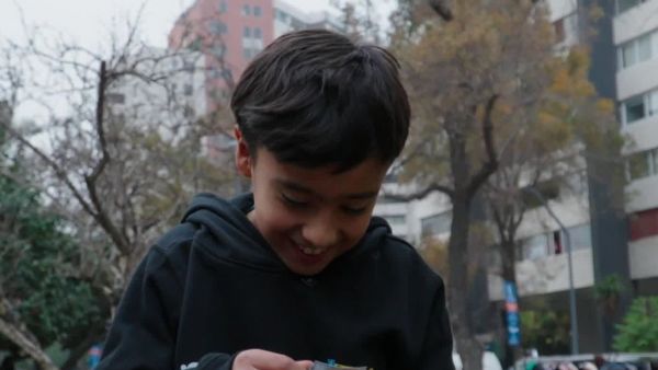 Así se vive el intercambio de láminas del Mundial: encuentros, emoción y comunidad