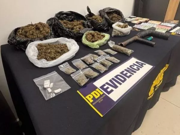 PDI golpeó a clan familiar narco en Quilicura: Seis detenidos con armas y drogas