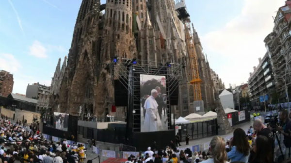 <p>Tras inauguración: León XIV bendice torre de la Sagrada Familia de Barcelona</p>Tras inauguración: León XIV bendice torre de la Sagrada Familia de Barcelona
