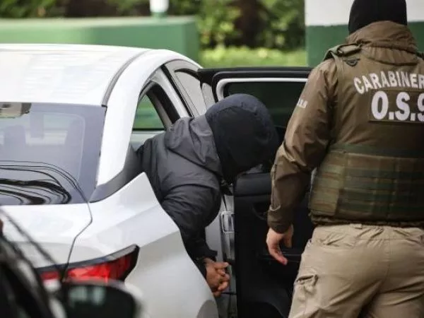 Dos detenidos por amenazas de muerte y disparos contra familia en La Cisterna