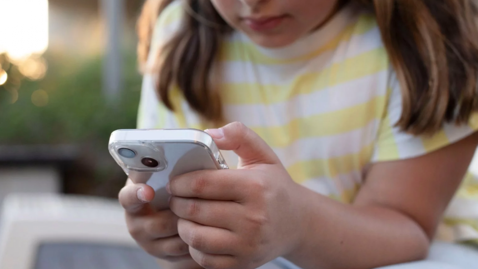 Reino Unido confirma la prohibición del acceso a redes sociales de menores de 16 años
