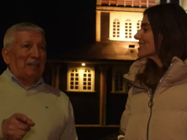 María Luisa Godoy recorrió Panguipulli en scooter y terminó con música en vivo