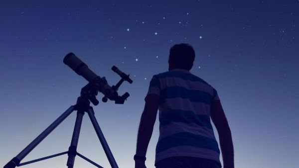 Venus, Júpiter, Mercurio y la Luna: cuándo y cómo observar desde Chile la “alineación planetaria”
